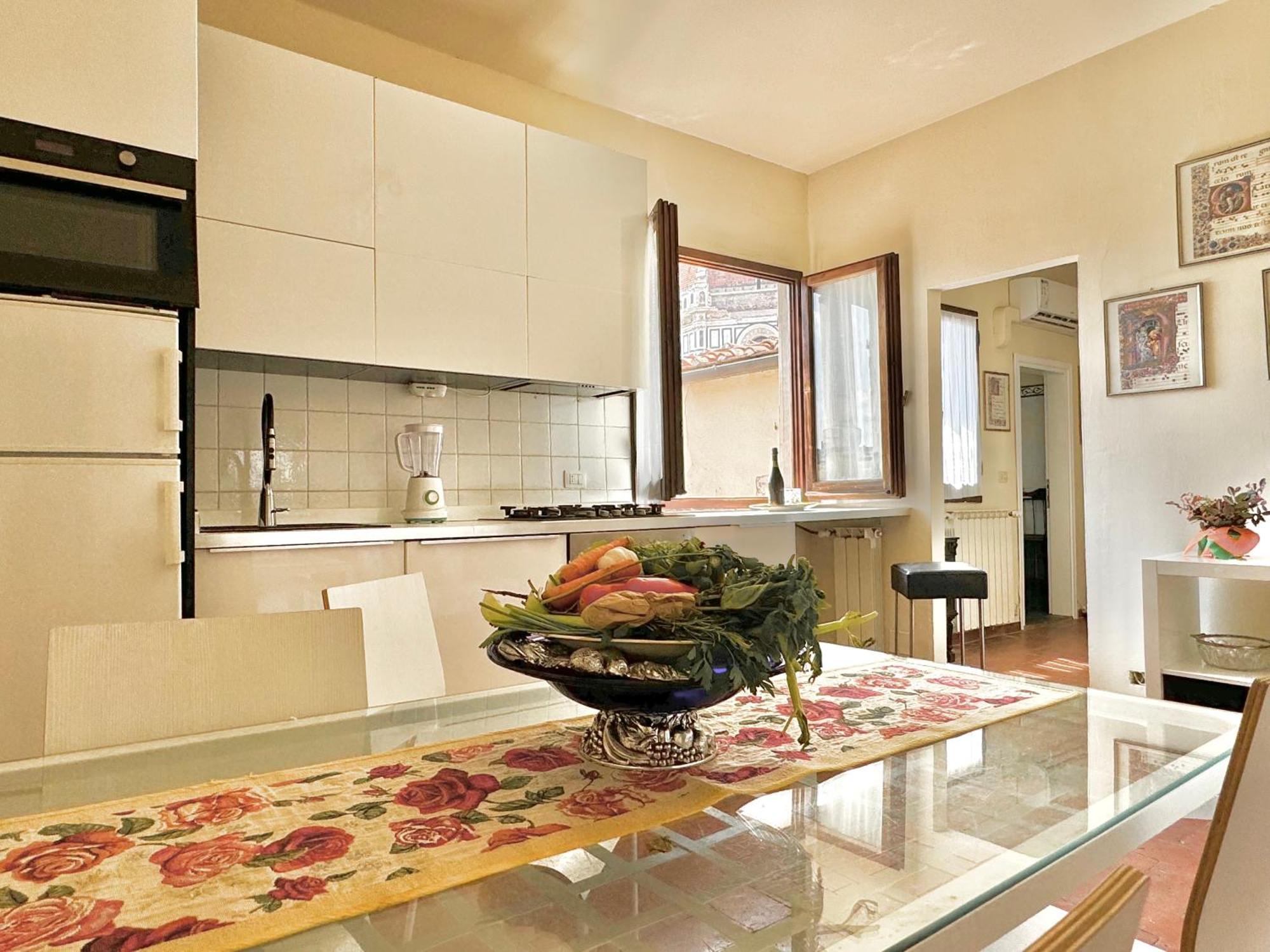 Historic With Duomo View Apartamento Florencia